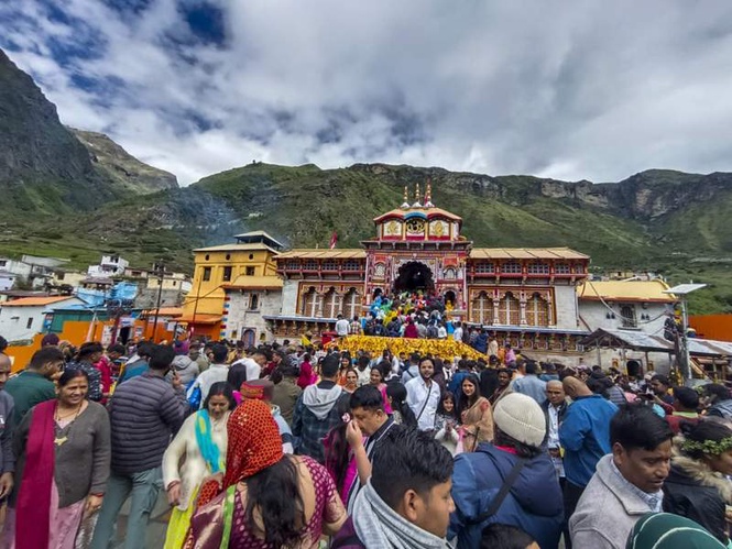 Image from: Badrinath Dham donation row: BKTC forms 4-member panel to probe irregularity claims