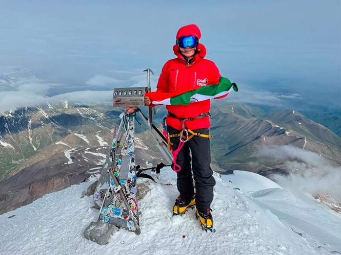 Image from: Sikkim mountaineer Tshering Choden scales Europe's highest peak Mount Elbrus