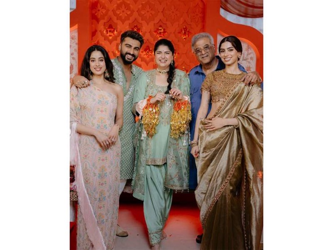 Image from: "The moment it all started to feel real": Anshula Kapoor shares heartwarming photos from 'chooda' ceremony