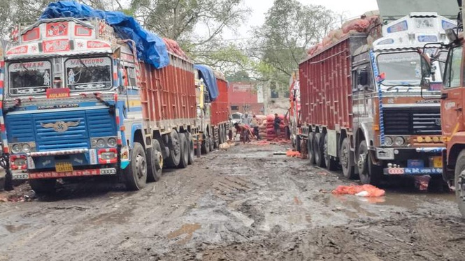 Image from: Piling garbage, stagnant rainwater continue to plague Sector 26 mandi in Chandigarh