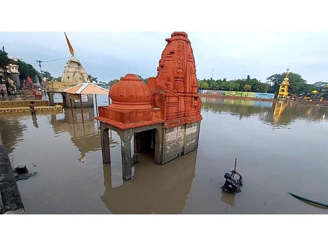 Image from: MP: Temples submerged as Shipra River water level rises amid heavy rain