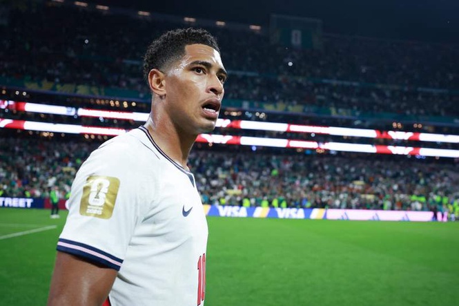 Image from: England hero Jude Bellingham shows true touch of class with off-field gesture to Mexico player