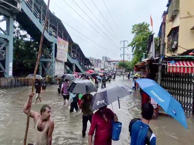 Image from: Mumbai rains: SDMA advises work from home for private offices, half-day for non-essential govt offices