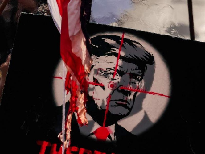 Image from: Mourners carry ’Kill Trump’ banners at Khamenei’s funeral procession; Eulogist calls for Trump’s death