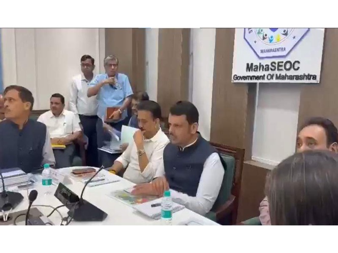 Image from: Mumbai: Red Alert sounded as heavy rain kills 7; CM Fadnavis says landslide-prone areas evacuated