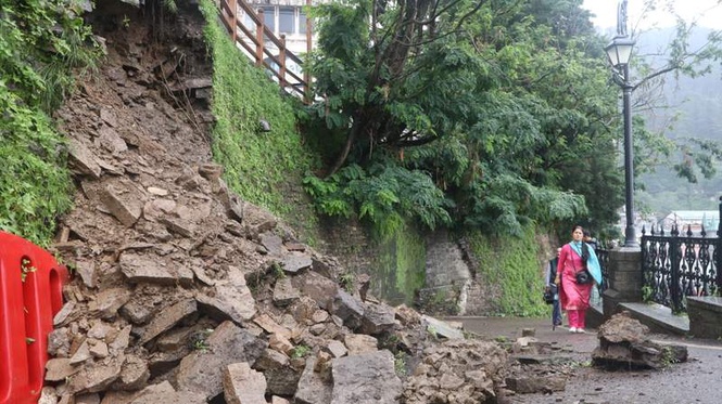 Image from: Cloudburst triggers flash flood in Shimla’s Rampur; alert for heavy rain on July 7