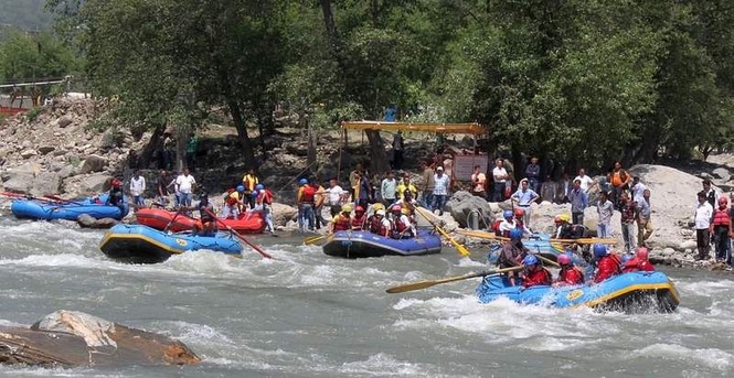 Image from: Rafting in Beas suspended due to adverse weather in Kullu district