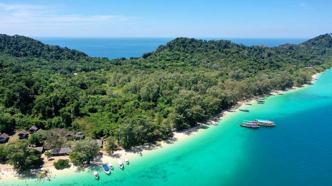 Image from: In Thailand, this beach was ranked among the 50 best beaches in the world — and it’s blissfully quiet