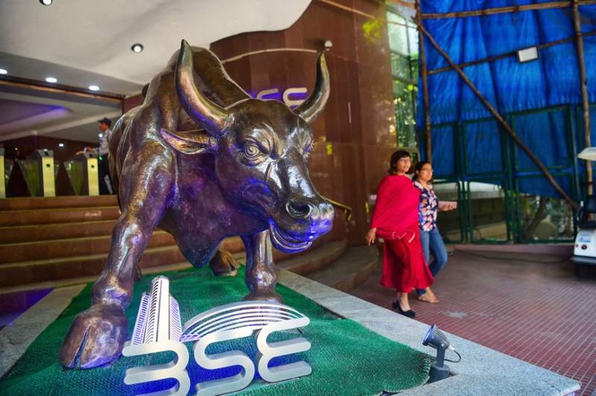 Image from: Stock markets rise for 4th day, close at over 2-month high on gains in bank, oil shares