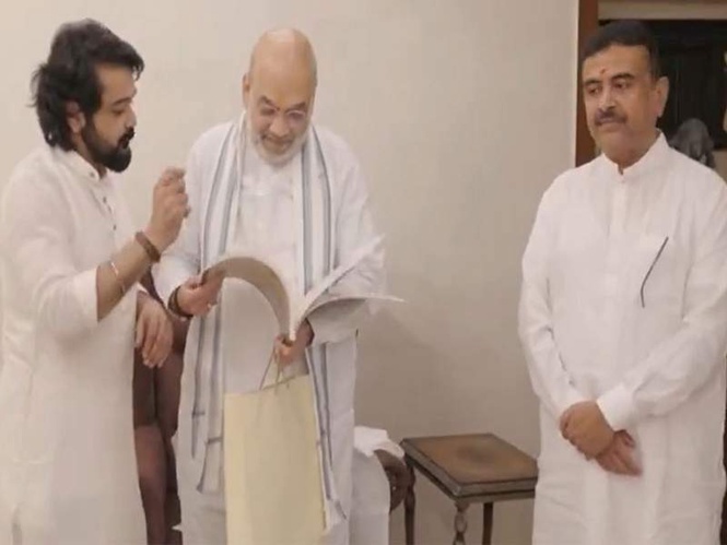 Image from: WB: Amit Shah meets actor Prosenjit Chatterjee, highlights achievements of Modi govt in last 12 years