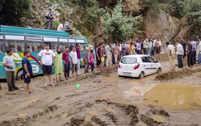 Image from: Monsoon wreaks havoc across India; Maharashtra epicentre of crisis, flash floods in J-K and Himachal