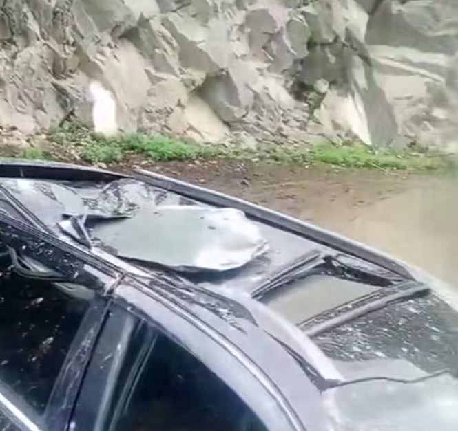 Image from: 14-year-old killed as boulder crashes onto car in Bharmour