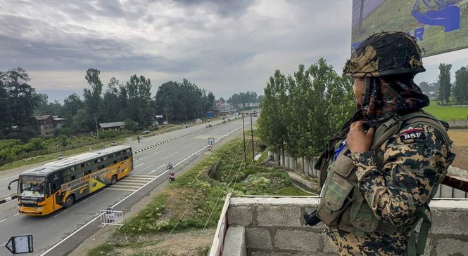 Image from: Jammu-Srinagar NH: Lifeline that keeps Amarnath Yatra moving