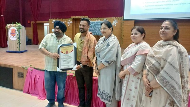 Image from: Mega teacher training drive held to strengthen classroom excellence