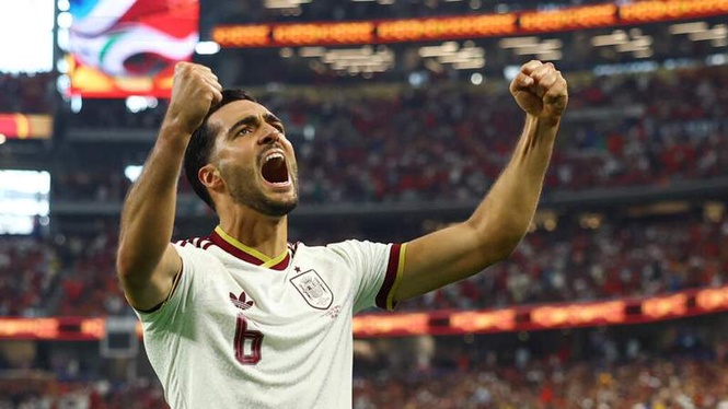Image from: Merino strikes late as Spain edge Portugal, drawing curtain on Ronaldo's World Cup career