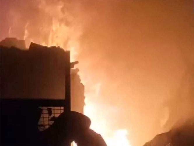 Image from: UP: Massive fire breaks out at private company in Noida, no casualties