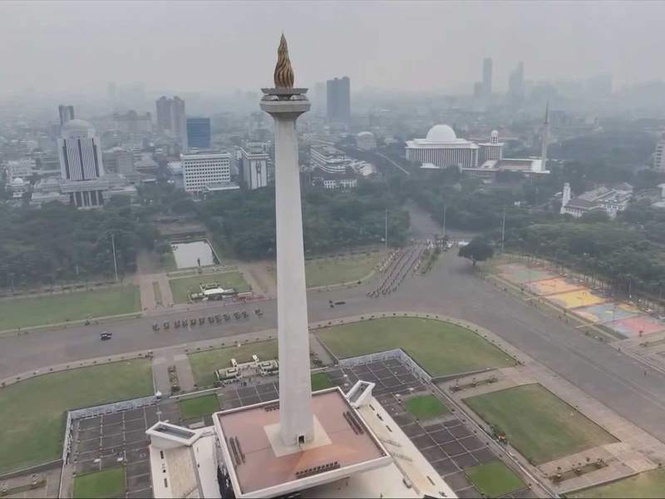 Image from: PM Narendra Modi receives grand ceremonial welcome in Jakarta