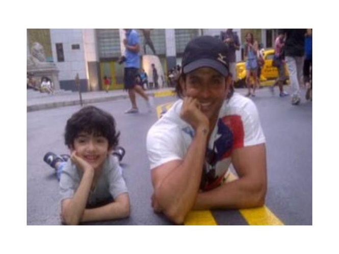 Hreran Roshan Hrithik Roshan pens heartfelt note as son Hrehaan turns 20, shares ...