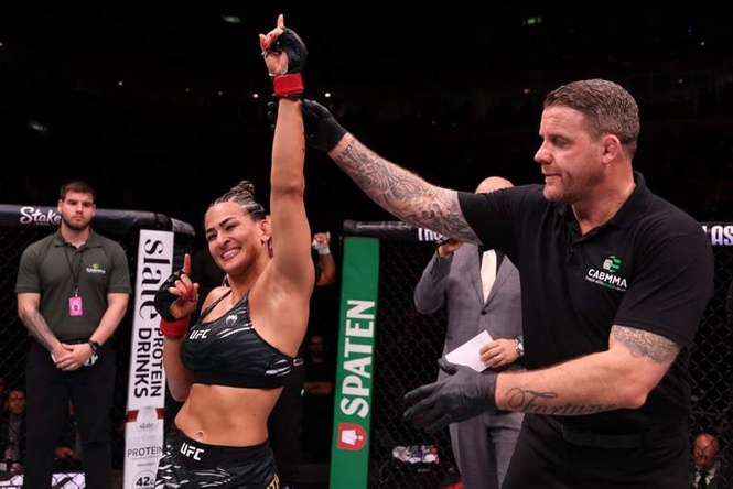 Image from: Clavicular lands date with undefeated UFC star while live on stream