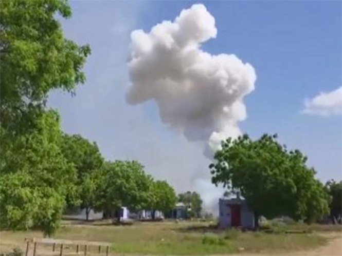 Image from: Explosion at fireworks factory in Tamil Nadu's Virudhunagar; workers feared trapped