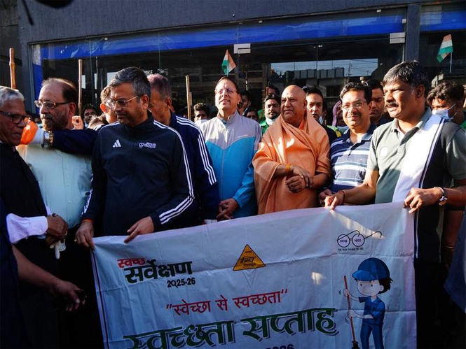 Image from: Uttarakhand CM Dhami participates in 'Voluntary Cleanliness' program in Dehradun