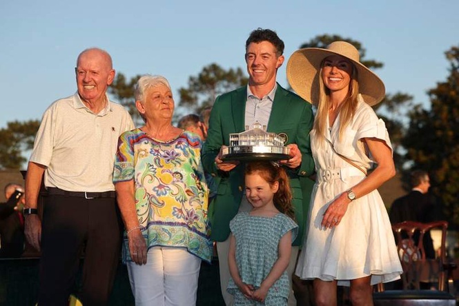 Image from: Rory McIlroy’s mum steals the spotlight with touching tribute at The Masters