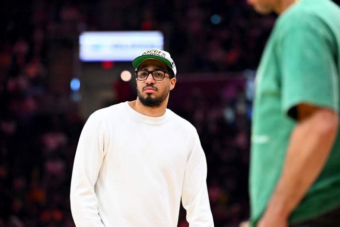 Image from: Fans react with jokes to Tyrese Haliburton’s weight gain during recovery