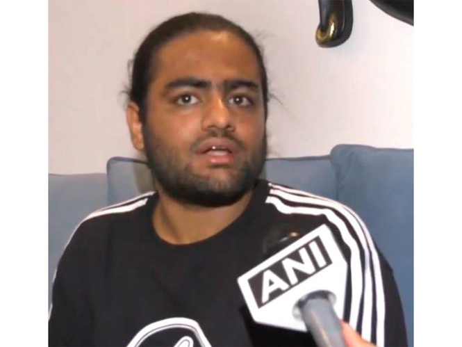 Image from: Delhi: Army Officer's son alleges assault, Police inaction after confrontation over public drinking