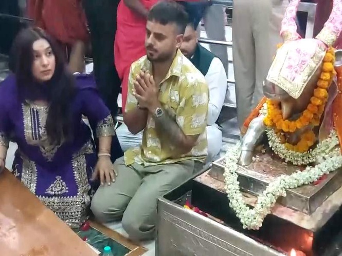 Image from: Nitish Rana attends Bhasma Aarti at Shree Mahakaleshwar Temple in Ujjain