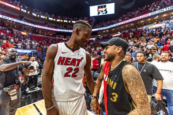 Image from: Neymar shows three special NBA jerseys he keeps alongside his honours