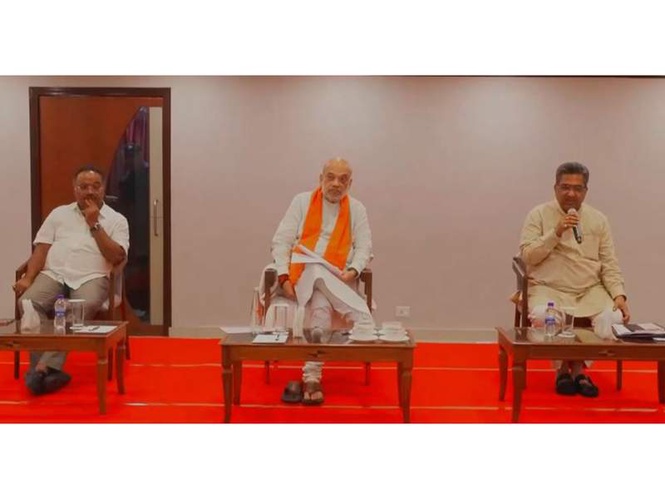 Image from: Home Minister Amit Shah holds meeting with migrant workers in West Bengal