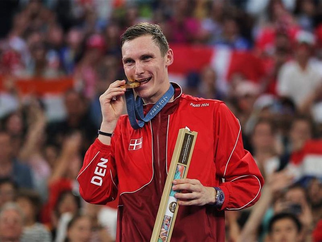 Image from: Two-time Olympic champion Viktor Axelsen announces retirement from professional badminton