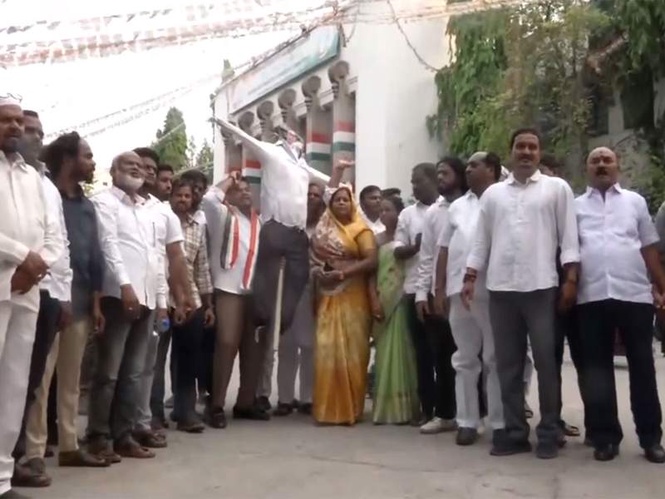 Image from: Telangana: Congress leaders protest against Tejasvi Surya's remarks in LS; demand action from Speaker Om Birla
