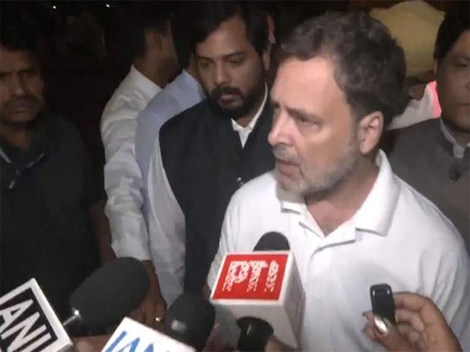 Image from: "We've defeated this attack on Constitution": Rahul Gandhi after Women's Reservation Amendment Bill fails to pass in Lok Sabha