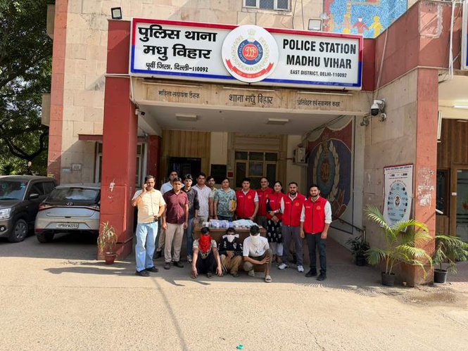 Image from: Delhi Police cracks Rs 1 cr blind burglary case in Madhu Vihar; arrests 5