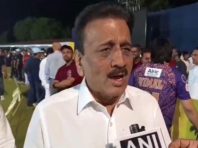 Image from: "Opposition will pay price in coming days": Maharashtra minister Girish Mahajan slams Cong after women's reservation bill falls