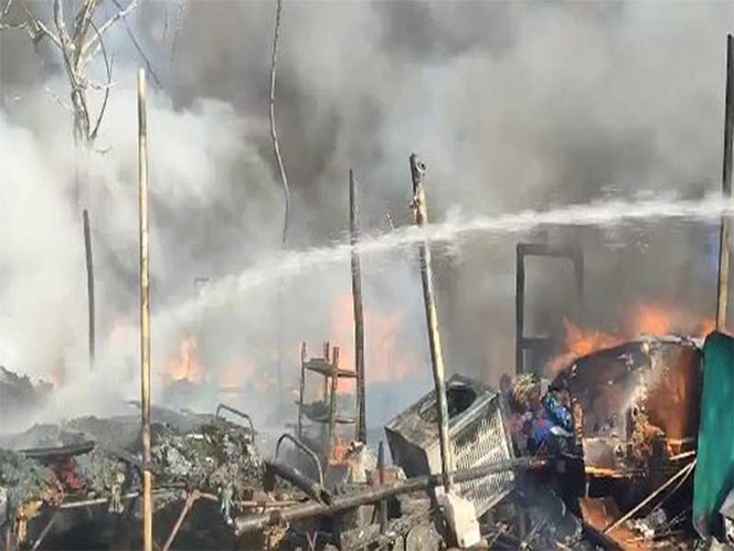 Image from: Haryana: Fire breaks out in slums in Rewari, doused after hours