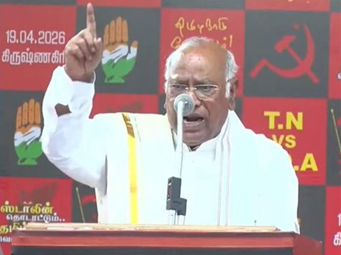 Image from: "United like ten fingers": Kharge backs Stalin's stand on delimitation