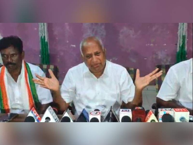 Image from: Andhra Pradesh: Congress protests in Nellore, alleges Rs 1,000 crore mining scam