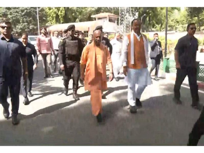 Image from: UP CM Yogi holds 'Jan Aakrosh Mahila Padyatra' after Women's Reservation Bill fails to pass in Lok Sabha