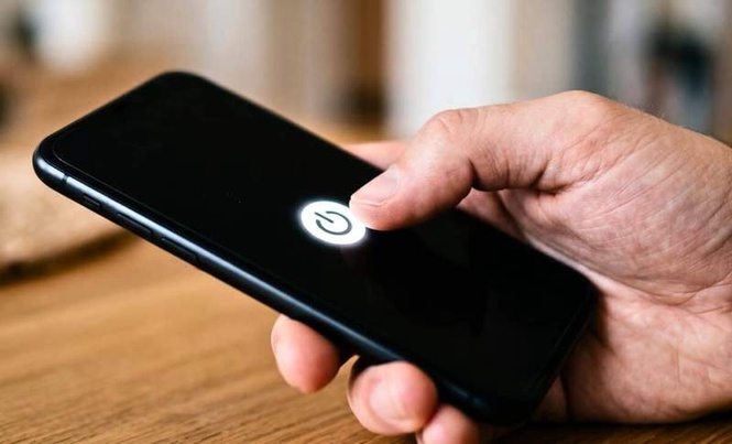 Image from: How Often Should You Restart Your Phone to Keep It at Peak Performance?