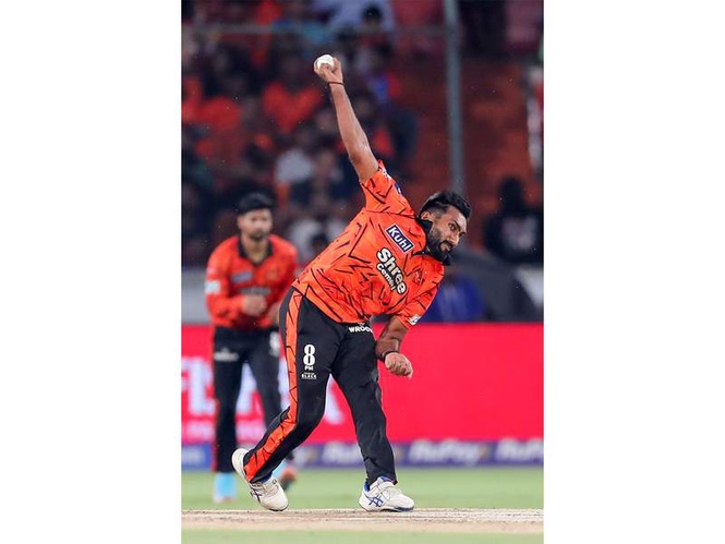 Image from: IPL: Abhishek Sharma, Eshan Malinga star as SRH crush DC by 47 runs