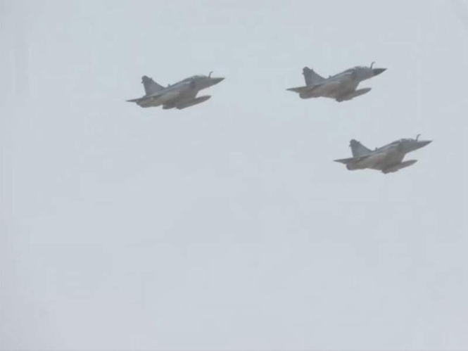 Image from: Expressway to readiness: IAF fighter jets conduct precision drills on Purvanchal Highway