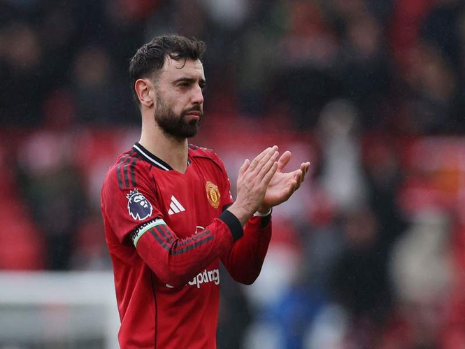 Image from: Bruno Fernandes could be Ballon d'Or contender if he moves to Man City, suggests Pogba