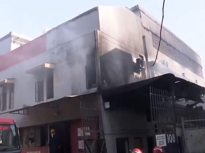 Image from: Fire breaks out at factory near Punjabi Bagh metro station in Delhi
