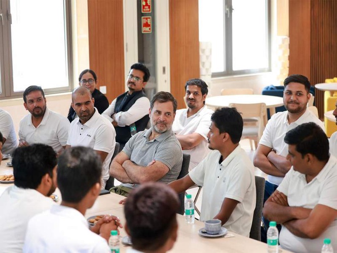 Image from: Rahul Gandhi meets Youth Congress workers 'arrested for peaceful demonstration'