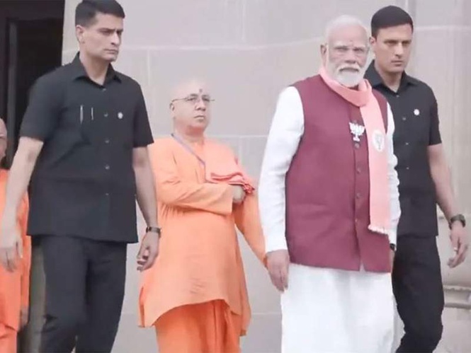 Image from: PM Modi visits Belur Math in West Bengal, invokes teachings of Swami Vivekananda
