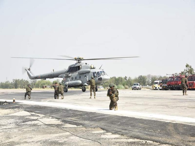 Image from: IAF activates Emergency Landing Facility on Purvanchal Expressway in Sultanpur; demonstrates day, night operational capability