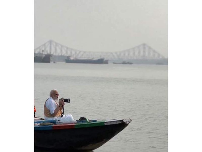 Image from: "Saw it from Hooghly river": PM Modi admires Howrah Bridge amid boat ride