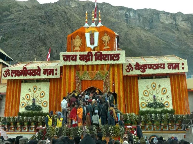 Image from: Uttarakhand: Industrialist Mahendra Sharma donates Rs 1.01 crore to BKTC at Badrinath Dham